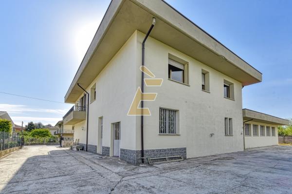 Vendita casa indipendente di 522 m2, Torre Beretti e Castellaro (PV) - 5