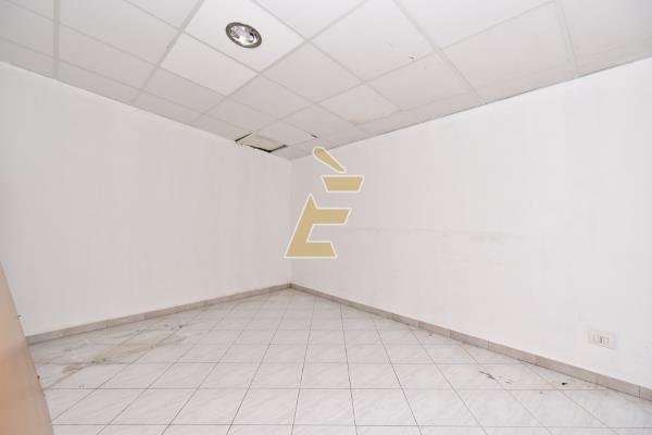 Affitto negozio di 135 m2, Valenza (AL) - 10