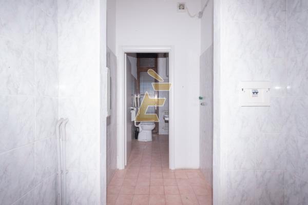 Affitto negozio di 70 m2, Valenza (AL) - 14