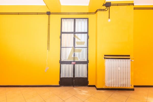 Affitto negozio di 70 m2, Valenza (AL) - 10