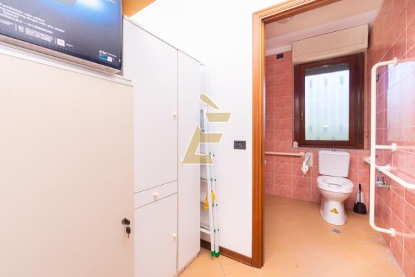 Affitto ufficio di 56 m2, Valenza (AL) - 7