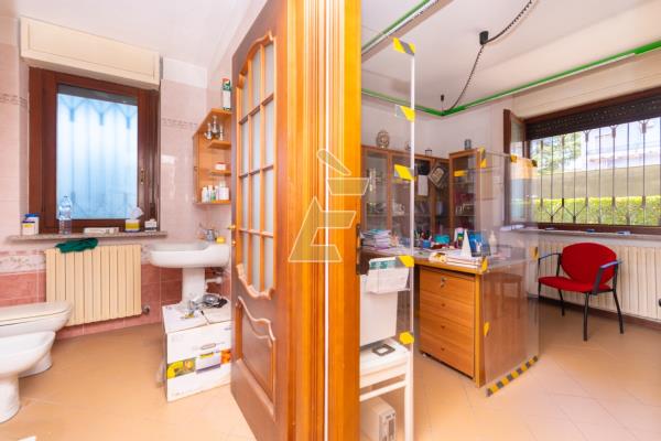 Affitto ufficio di 56 m2, Valenza (AL) - 10