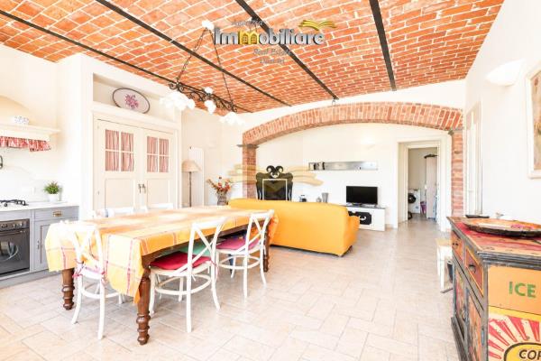 Vendita casa indipendente di 251 m2, Valenza (AL) - 1
