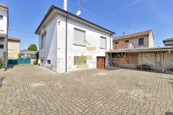 Vendita casa semindipendente Frascarolo (PV)