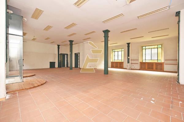 Vendita intero stabile Valenza (AL)