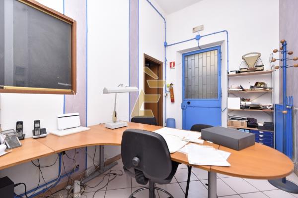 Vendita laboratorio Valenza (AL)