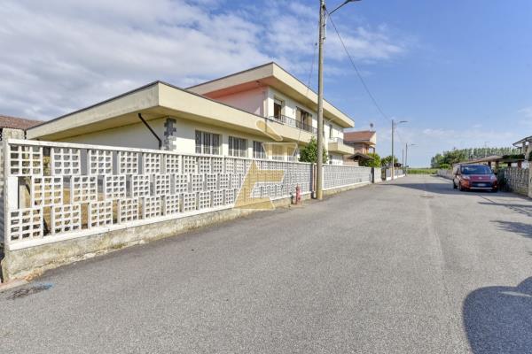 Vendita casa indipendente di 522 m2, Torre Beretti e Castellaro (PV) - 2