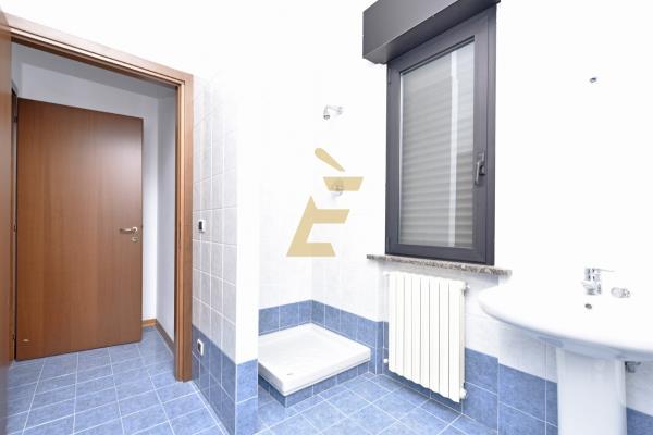 Affitto negozio di 99 m2, Valenza (AL) - 6