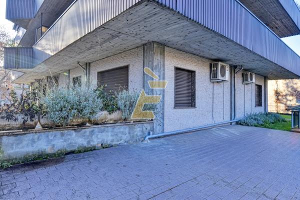Affitto negozio di 99 m2, Valenza (AL) - 11